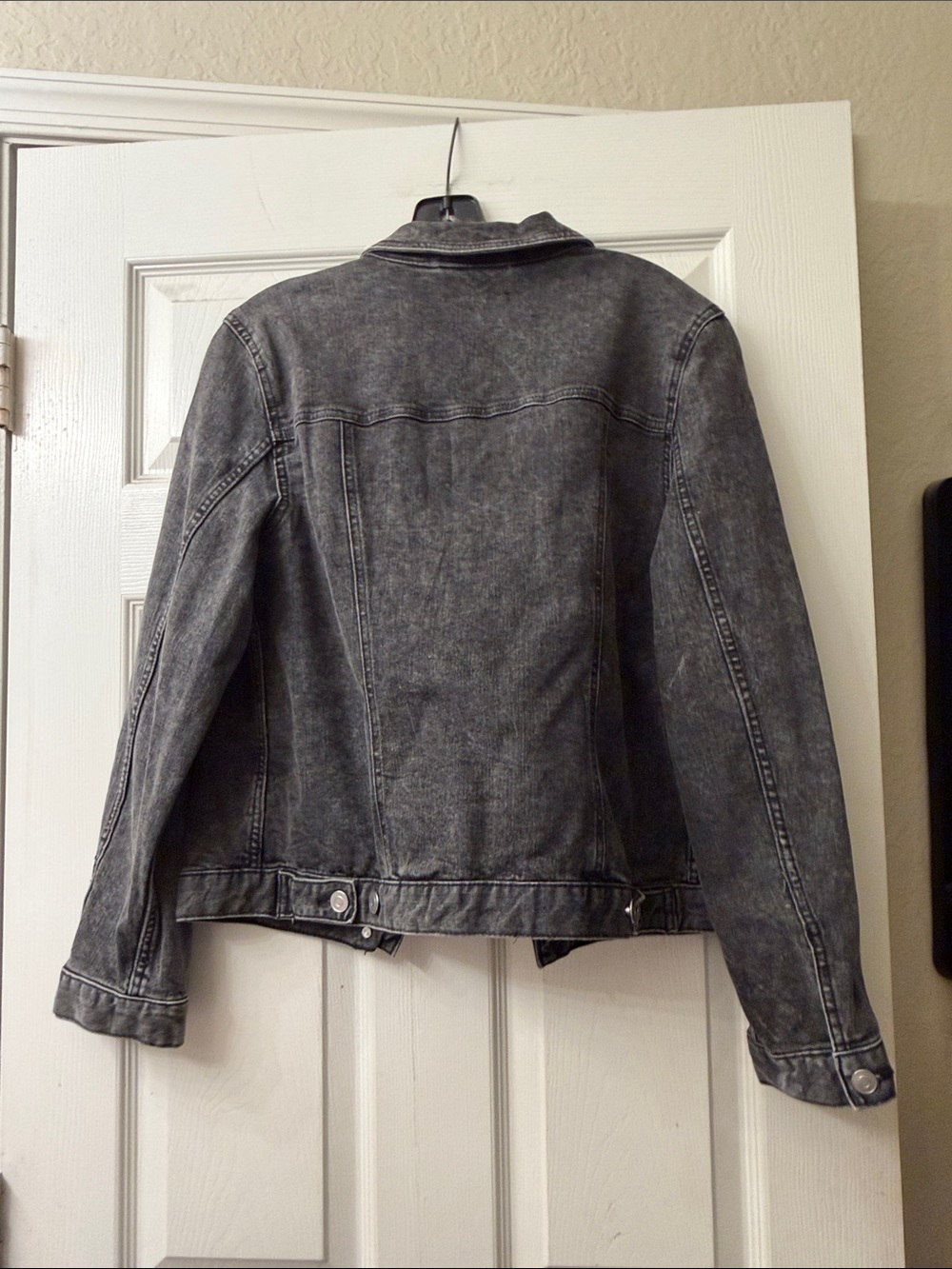 Time and Tru Women's Washed Black Denim Jacket - Picture 3 of 3